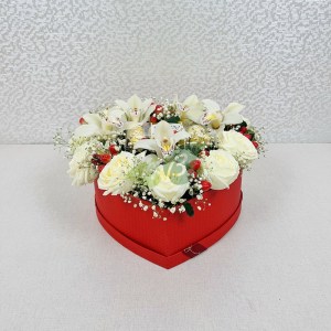 Букет в коробке на Новый год Ароматная сказка