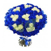 Букет из 101 синей и белой розы