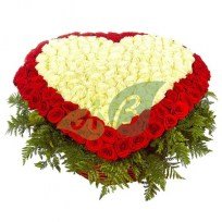 Корзина 301 роза в форме сердца